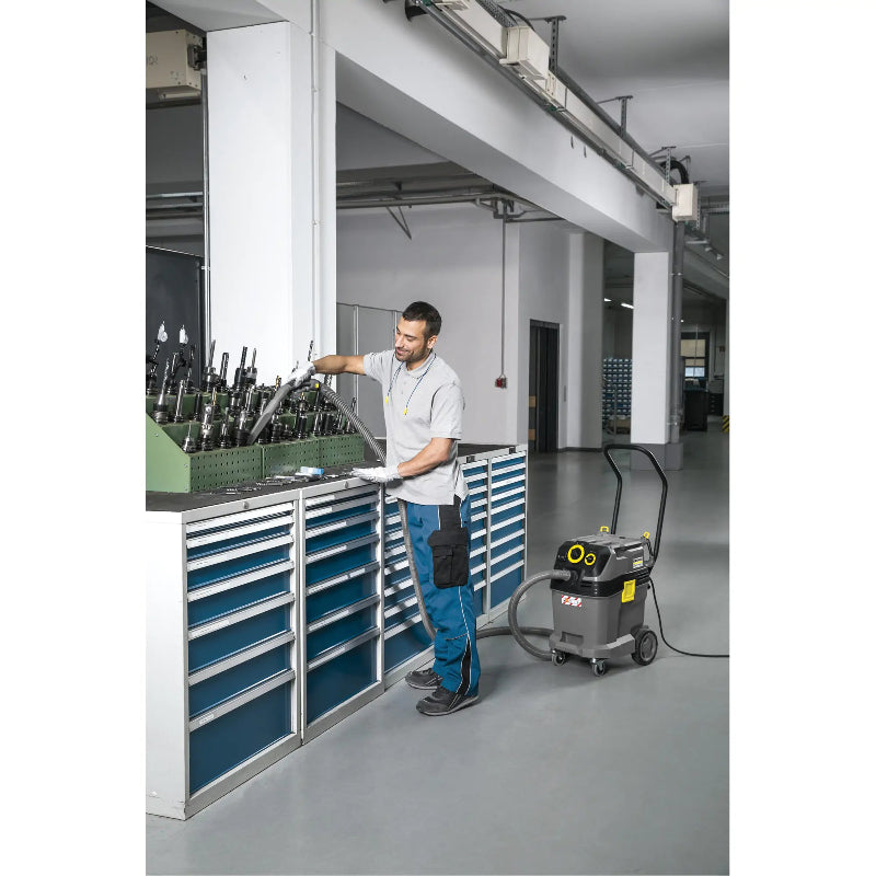 Karcher NT 40/1 TACT TE Wet & Dry Commercial Vacuum, Person