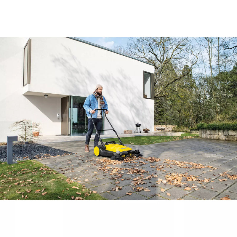  Karcher S 6 Twin *KNA Push Sweeper, Manual, 33" Sweeping Width person