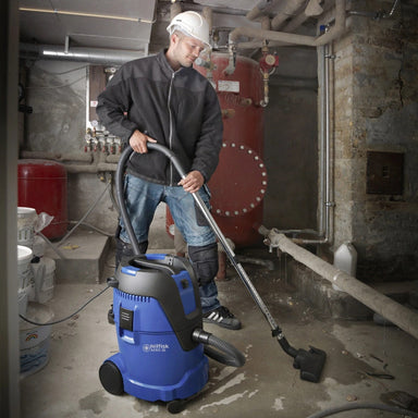 Nilfisk AERO 26 wet and dry vacuum extracting dust at a construction and renovation site